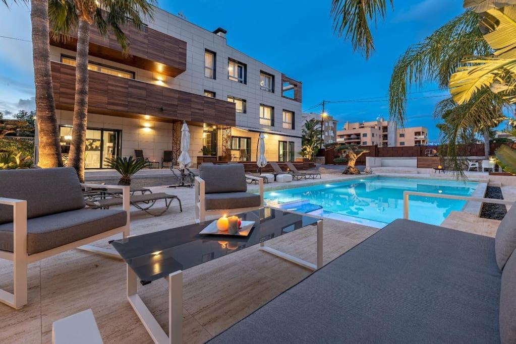 Luxury Casa Con Piscina, Wifi, 150M Dal Mare Lägenhet Miami Playa Exteriör bild
