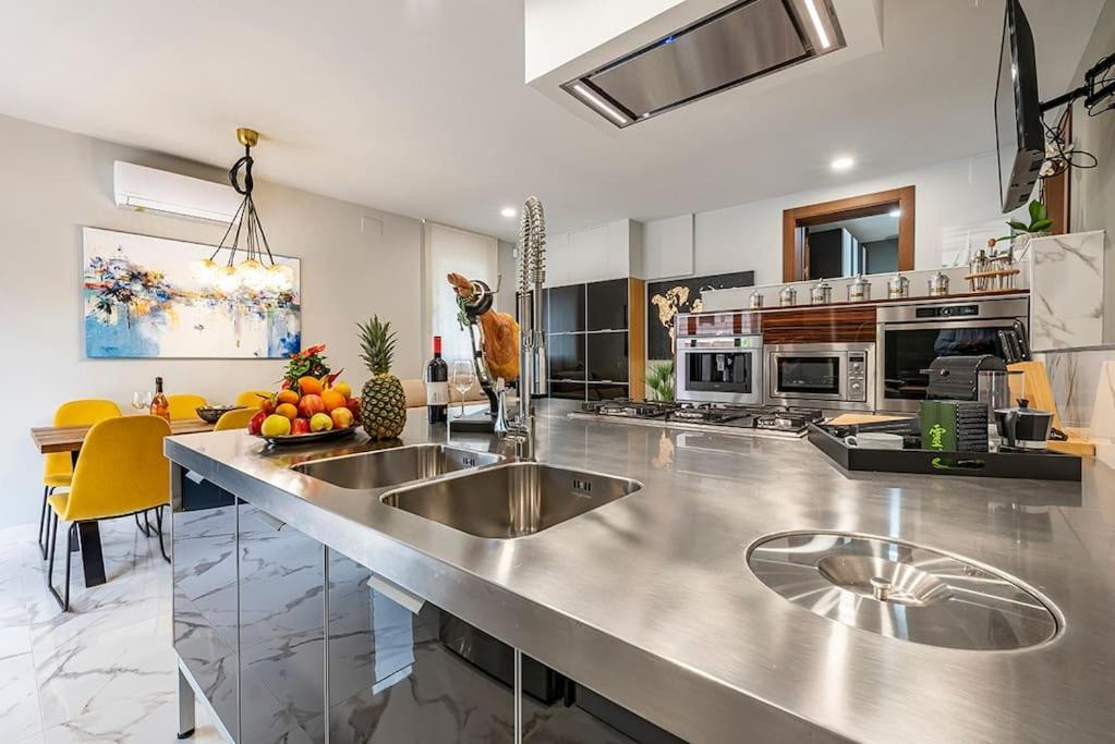 Luxury Casa Con Piscina, Wifi, 150M Dal Mare Lägenhet Miami Playa Exteriör bild