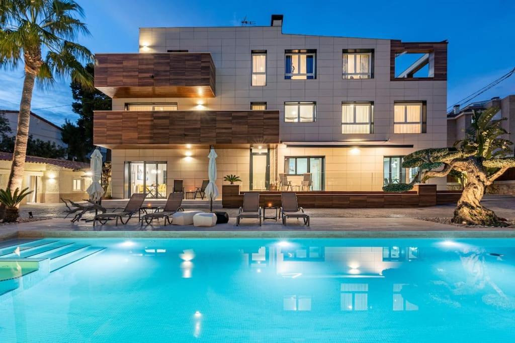 Luxury Casa Con Piscina, Wifi, 150M Dal Mare Lägenhet Miami Playa Exteriör bild